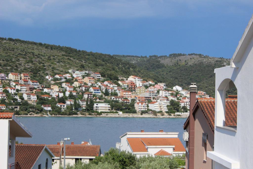 Apartment Ema Trogir Bilik gambar